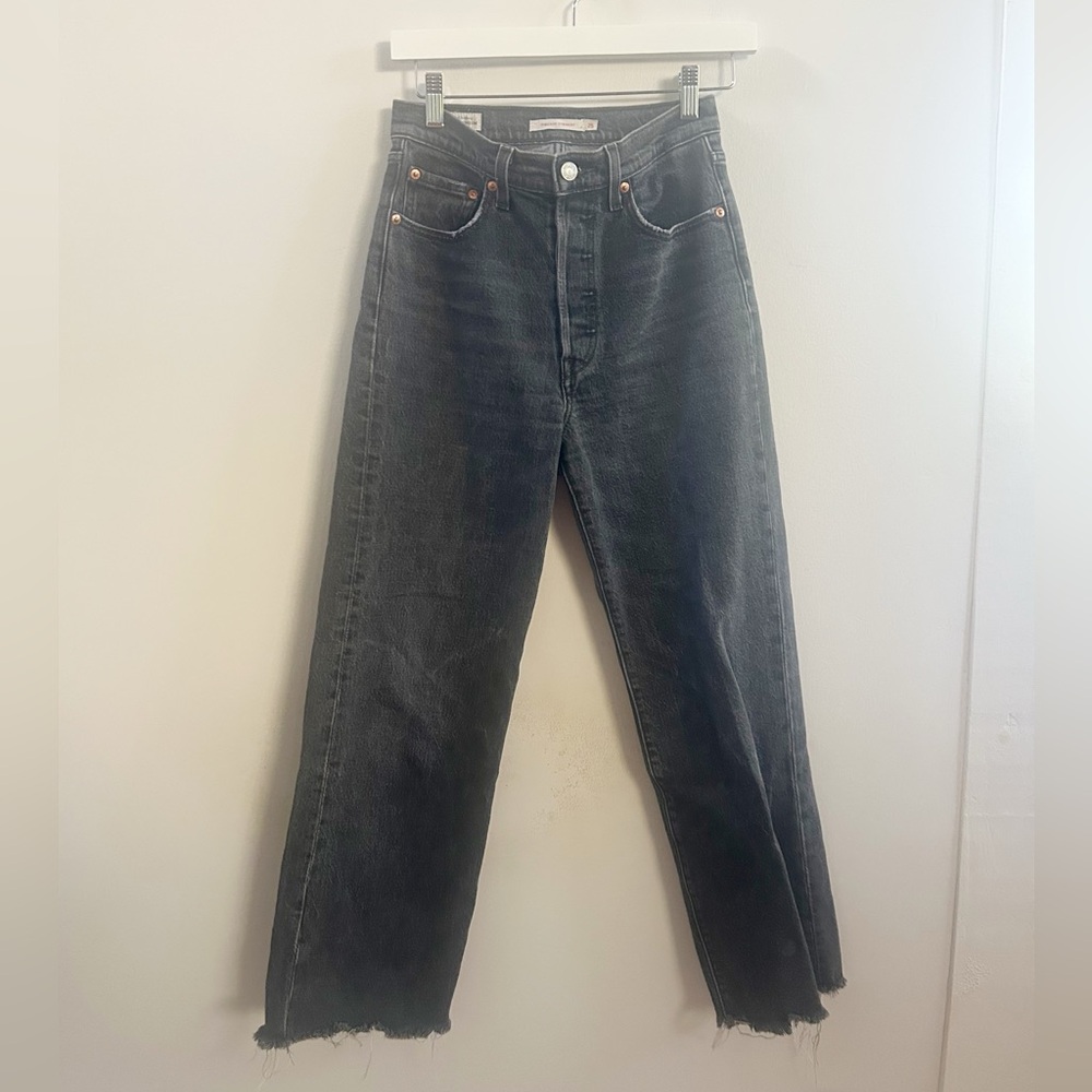 Levi’s rib cage straight gray jeans 25